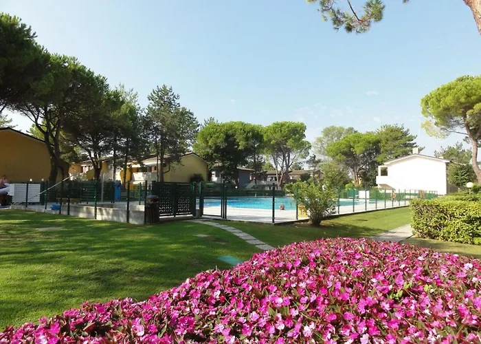 With Garden And Pool Access In Villa Bibione