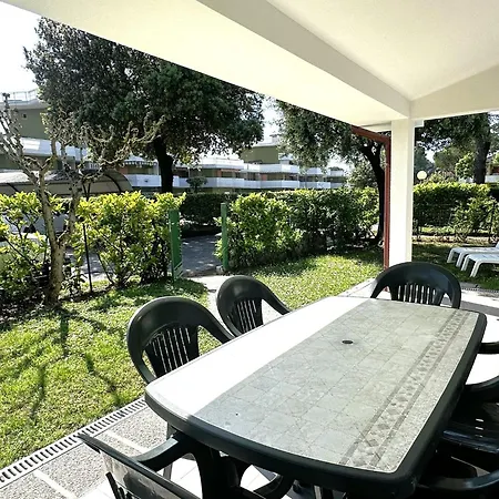 빌라 With Garden And Pool Access In