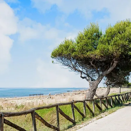 빌라 With Garden And Pool Access In *