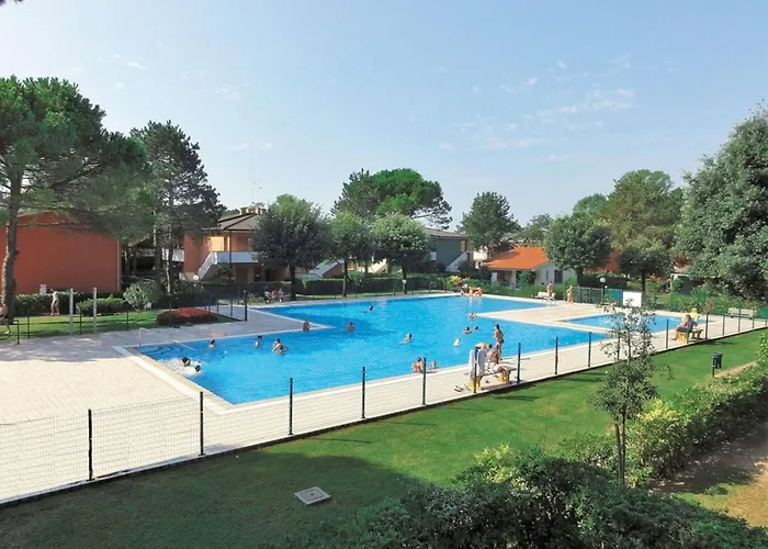 With Garden And Pool Access In Βίλα Μπιμπιόνε