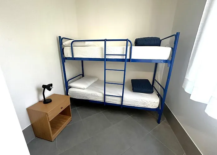 With Garden And Pool Access In * Μπιμπιόνε