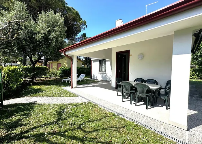 With Garden And Pool Access In * 比比翁